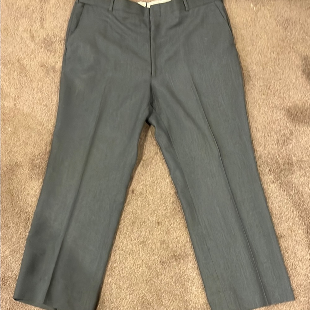 Stylish Men’s Gray Trousers size 38